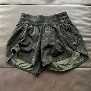 Lululemon Track That Short - Size 4